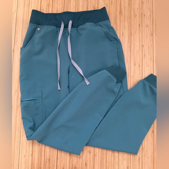 FIGS Blue Scrub Set - Picture 2 of 3